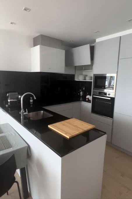 شقة Malecon 47 Apartamento Reformado En Primera Linea موتشيا المظهر الخارجي الصورة
