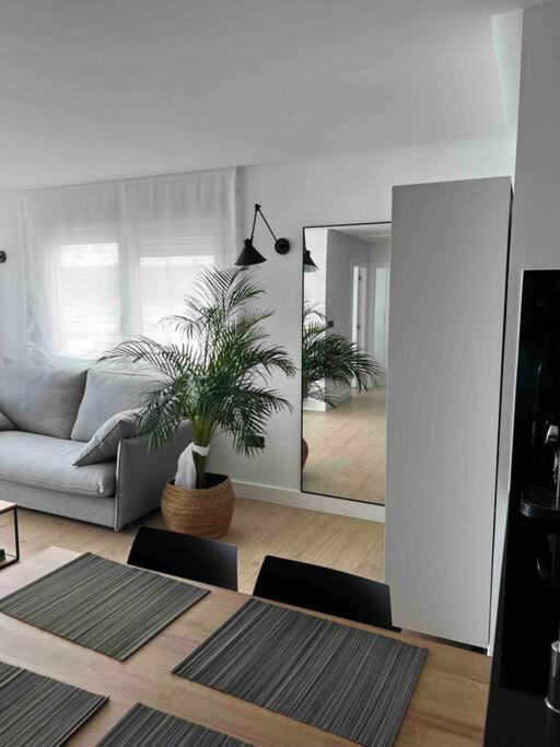 شقة Malecon 47 Apartamento Reformado En Primera Linea موتشيا المظهر الخارجي الصورة